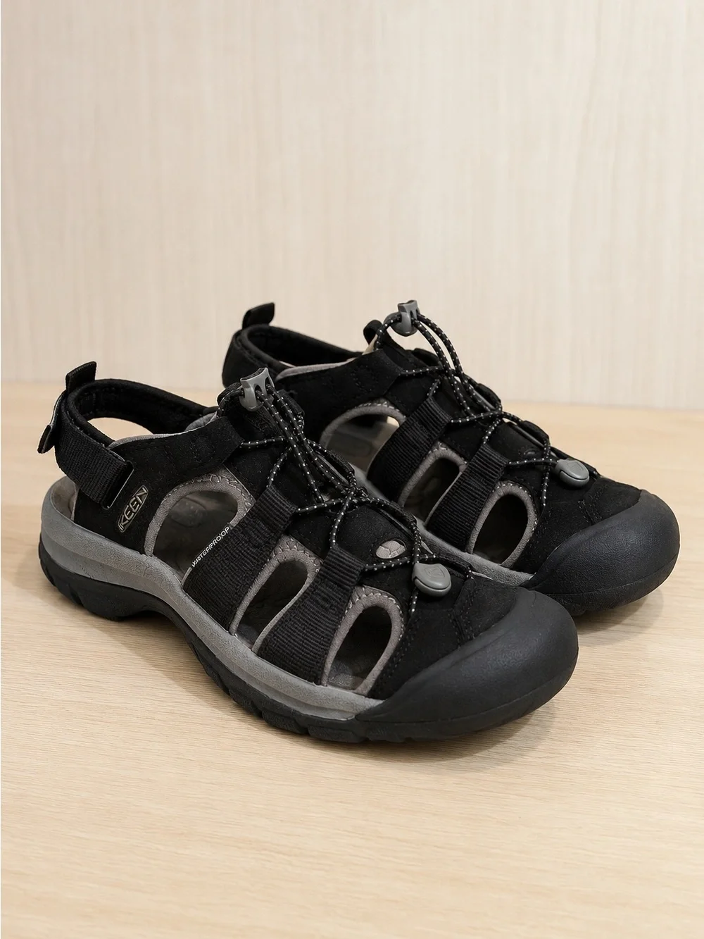 KEEN Newport H2 Waterproof Sport Sandals Black Gray Men’s Size 8 US Hiking